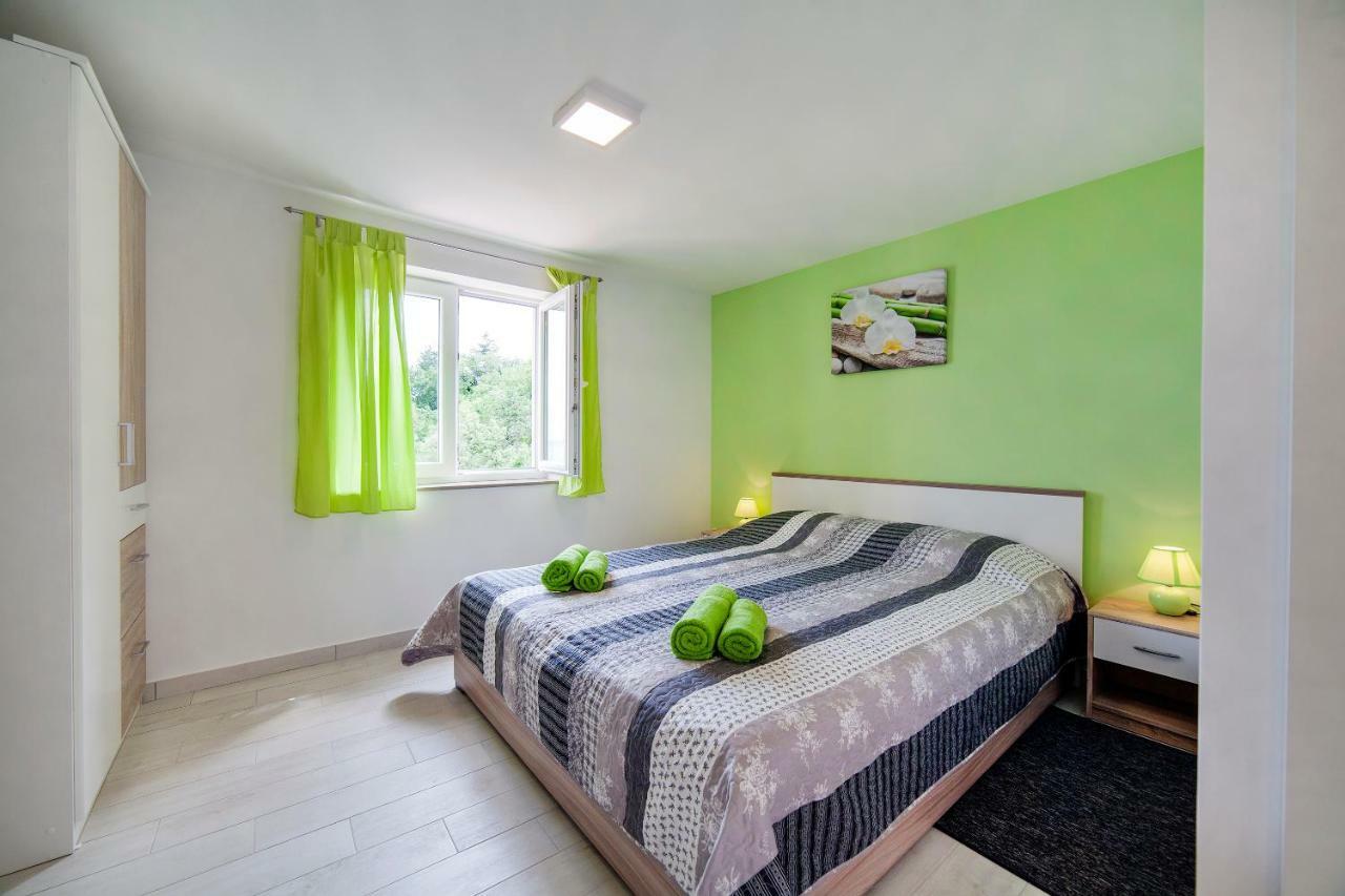 Apartmani Sandra Rovini Moscenice Exteriér fotografie