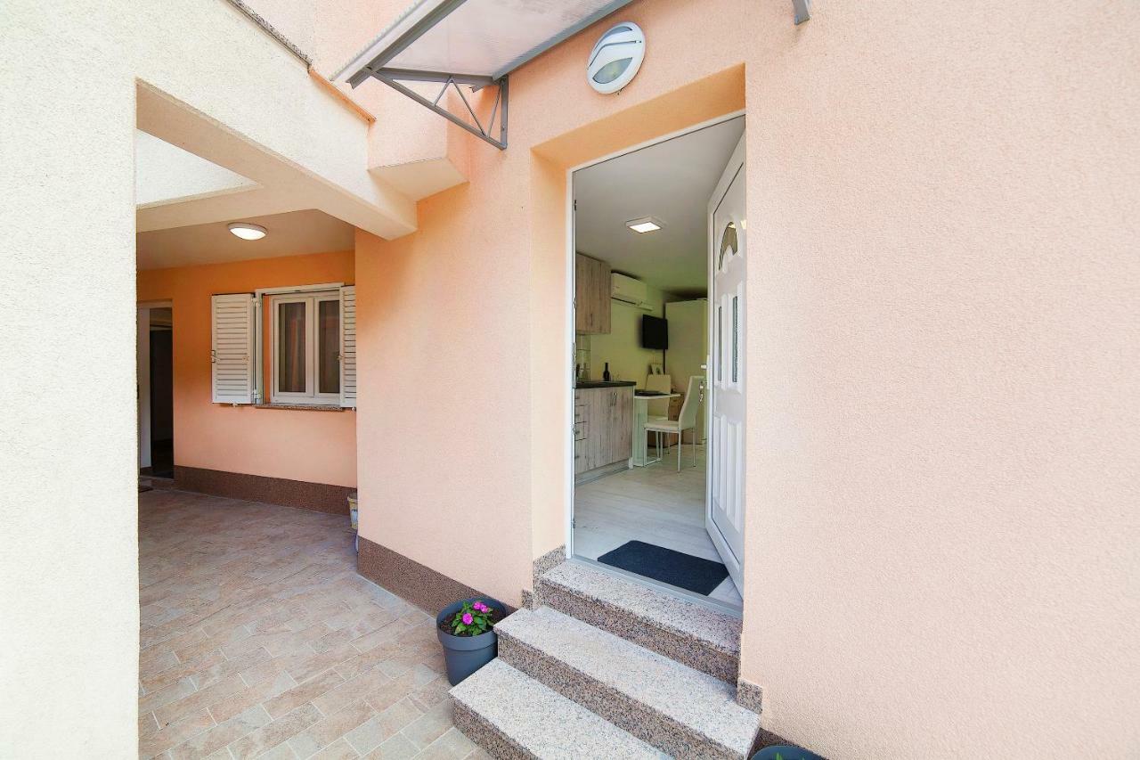 Apartmani Sandra Rovini Moscenice Exteriér fotografie