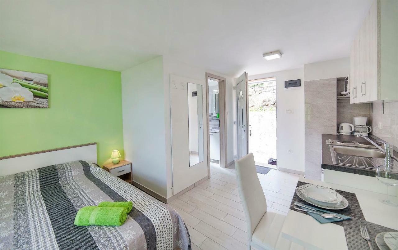 Apartmani Sandra Rovini Moscenice Exteriér fotografie