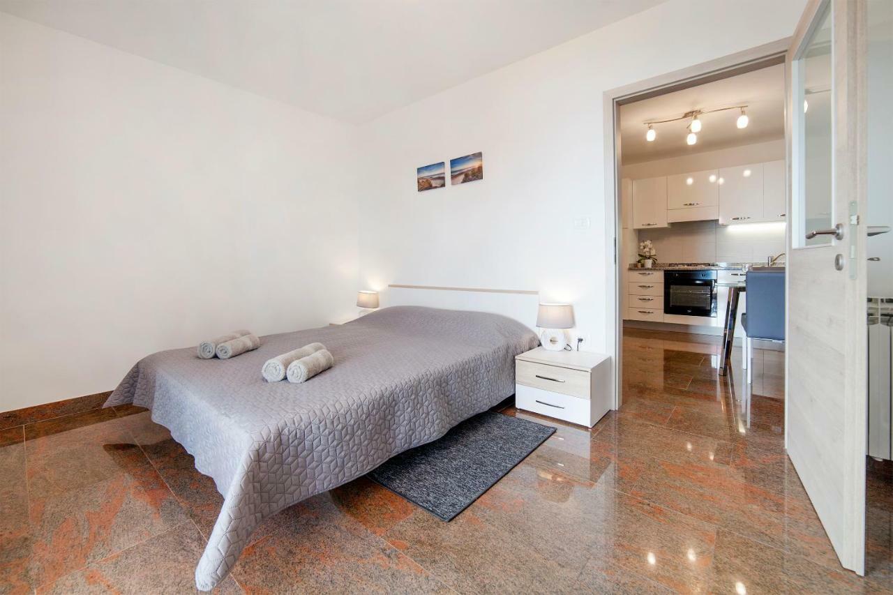 Apartmani Sandra Rovini Moscenice Exteriér fotografie